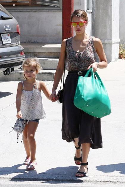 Jessica Alba & Family's Le Quotidien Pain Lunch Date