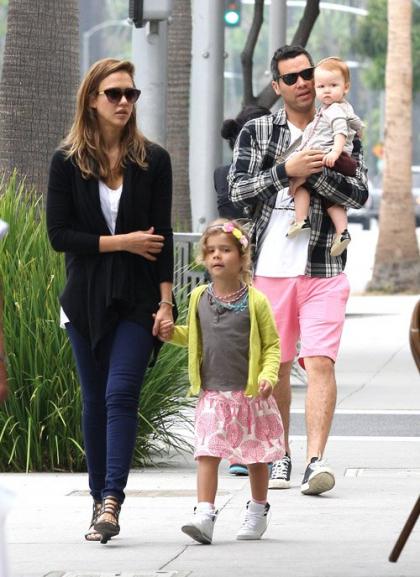 Jessica Alba Takes the Family to Nate's Korner