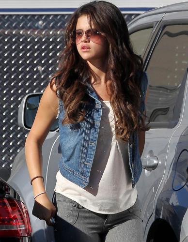 Selena Gomez Parking Lot Hotness