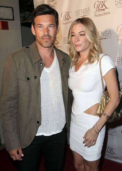 LeAnn Rimes files suit for invasion of privacy against    her 'Twitter hater'