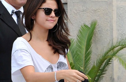 Selena Gomez Exposes Her Yellow Bra