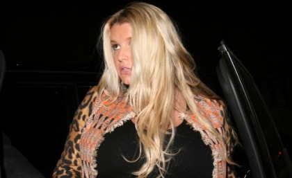 Jessica Simpson Can't Exercise Because Her Boobs Are Too Big
