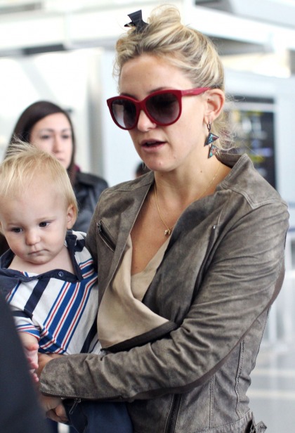 Kate Hudson shows off her 14-month-old baby Bingham   in Toronto: adorable?