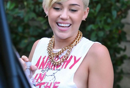 Miley Cyrus Forgot To Wear A Bra