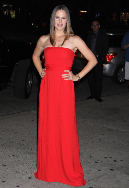 Jennifer Garner in red Gucci at the 'Butter' screening in NYC: lovely or dated'