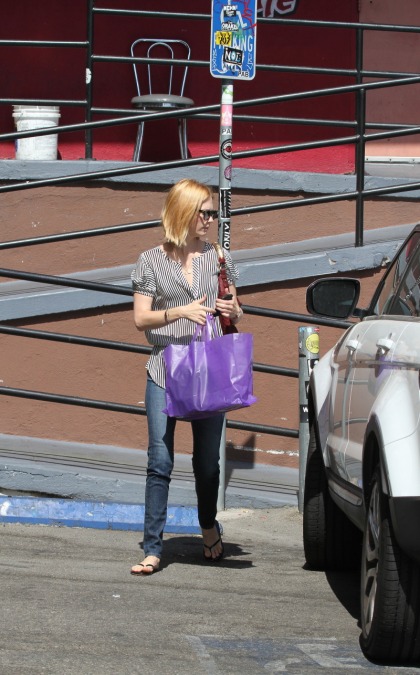 January Jones parked in handicapped space to get her dry cleaning: stupid?