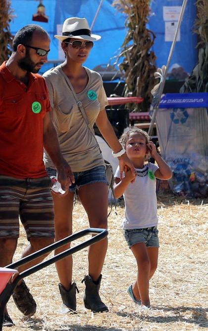 Halle Berry & Ex Gabriel Aubry Play Nice for Nahla at the Pumpkin Patch