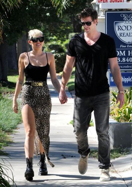 Miley Cyrus & Injured Liam Hemsworth's Los Angeles Lovers' Stroll