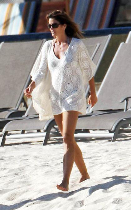 Cindy Crawford: Mexico Beach Babe