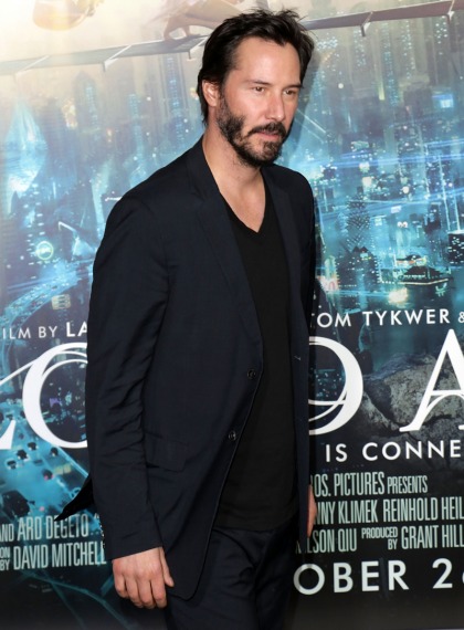 Keanu Reeves looks scruffy at the 'Cloud Atlas' premiere: would you hit it'