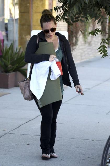 Hilary Duff's Solo Sunday Yoga Session