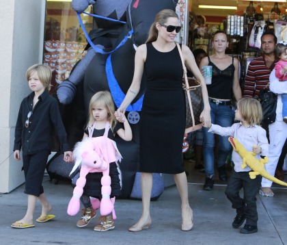 Angelina Jolie takes Shiloh, Vivienne & Knox shopping for Halloween: super-cute?