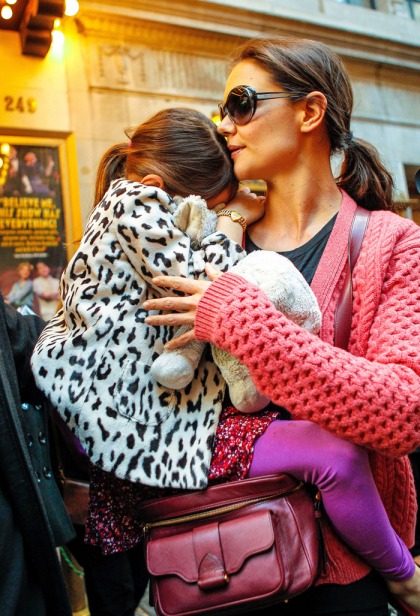 Katie Holmes & Suri Cruise remained in NYC for Sandy, still can't go home