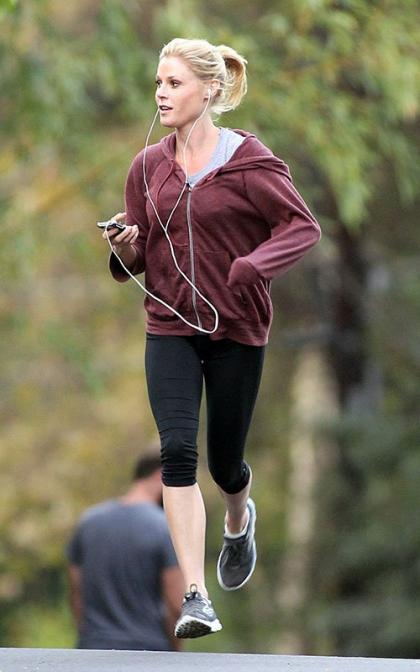 Jogging Julie Bowen Out in L.A.