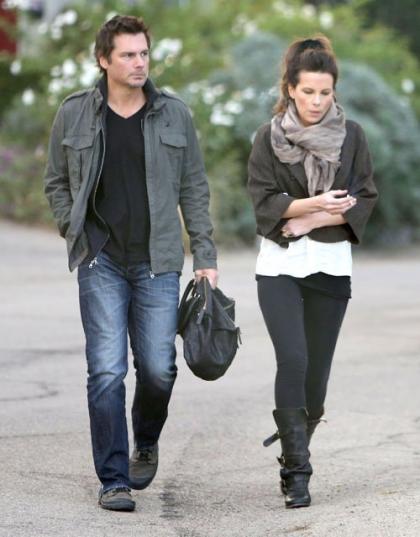 Kate Beckinsale and Len Wiseman Cheer on Cheerleading Lily