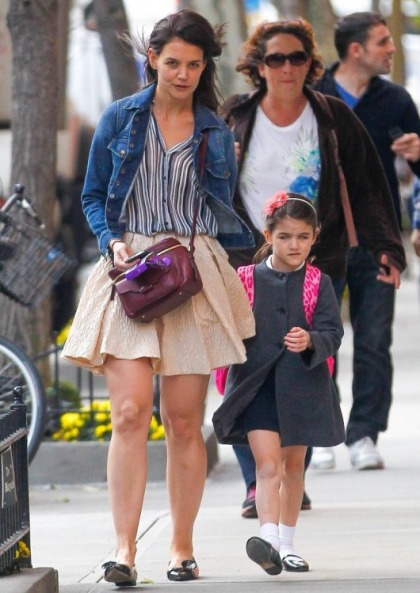 Katie Holmes is Allowed to Eat Again!