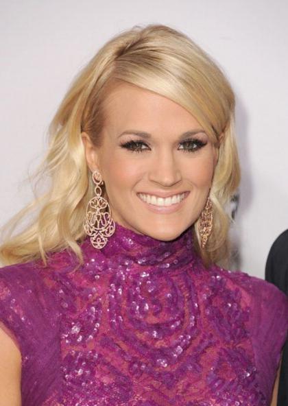 Carrie Underwood's Colorful 2012 American Music Awards Arrival