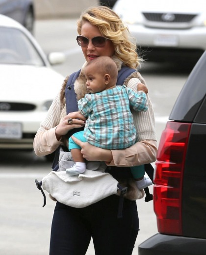 Katherine Heigl shows off 8-month-old daughter   Adalaide Hope at LAX: so cute!