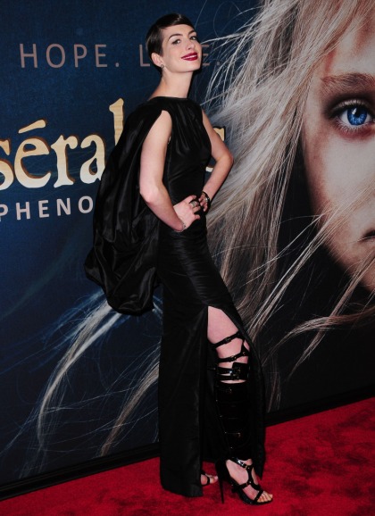 Anne Hathaway in head-to-toe Tom Ford at the 'Les Mis' premiere: tragic or sultry'