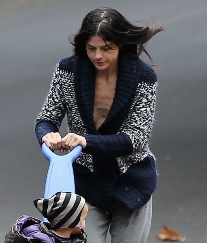Selma Blair looks very thin after breakup: normal but no excuse for that outfit?