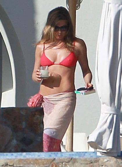 Jennifer Aniston and Justin Therox's Poolside Day in Cabo