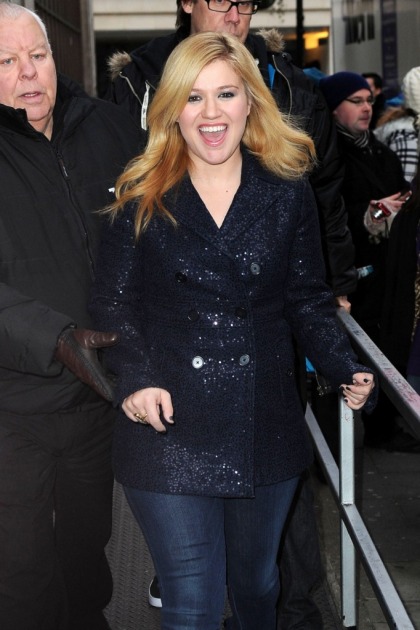 Kelly Clarkson: 'Being single doesn't mean you?re gay, but I?m never insulted by it'