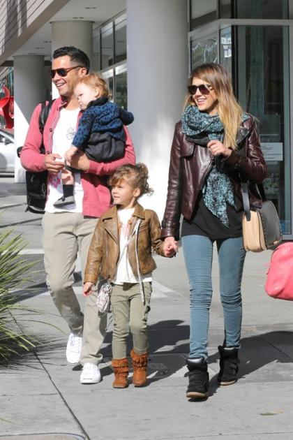 Jessica Alba & Cash Warren's Saturday Family Breakfast