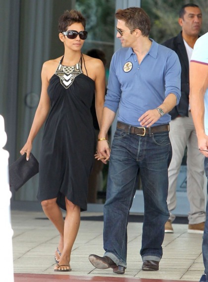 Halle Berry steps out with Olivier Martinez in Miami:  fierce or goofy?