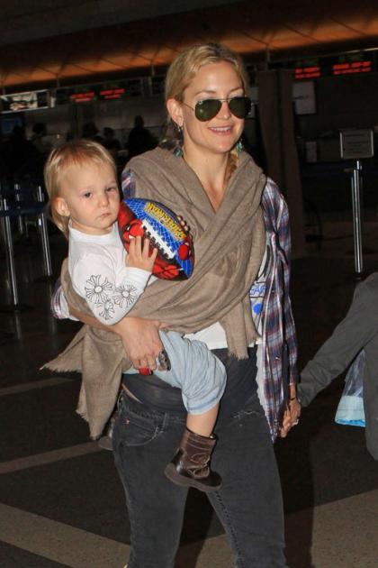 Kate Hudson Jets Out of LAX with the Boys