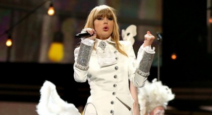 Taylor Swift Dedicated Her Song to Harry Styles, Had Fun at the Grammys