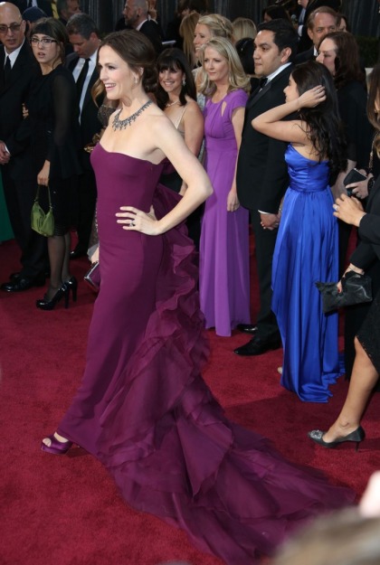 Jennifer Garner in ruffled Gucci at the Oscars: glamorous or fussy?
