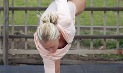 Kendra Wilkinson Works On Her Flexibilty
