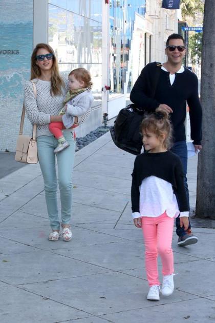 Jessica Alba & Cash Warren's Saturday Out with the Girls