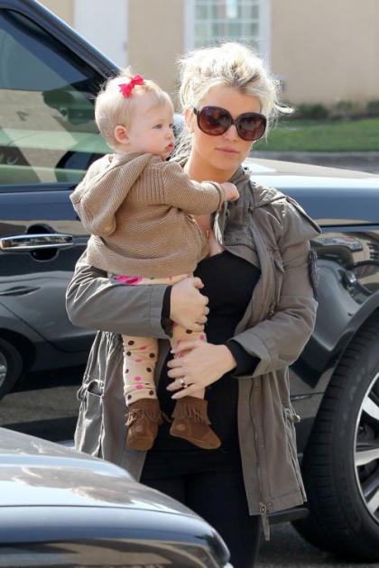 Jessica Simpson Brings Adorable Daughter Maxwell to 