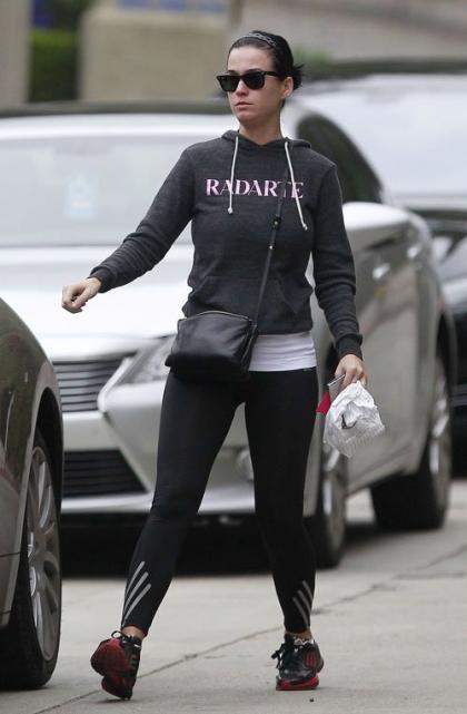 Katy Perry Hits the Gym