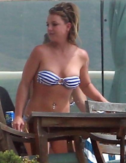 Britney Spears' Bikini-Clad Girls Day Out