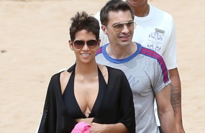 Halle Berry Is in Hawaii