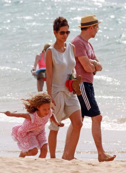 Halle Berry and Olivier Martinez's Hit the Maui Beach with Nahla