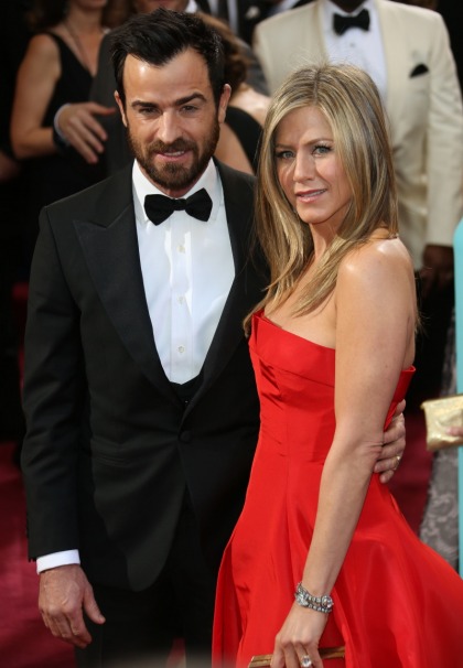 Jennifer Aniston to give up her maiden name forever & become 'Jennifer Theroux?'