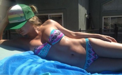 Sara Jean Underwood's Sexy Bikini Tweets