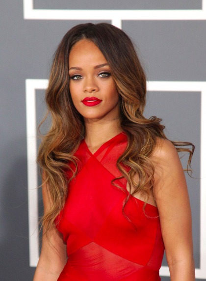 Rihanna's New MAC Lipstick Sells Out in 3 Hours