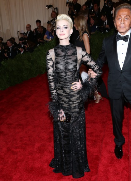 Anne Hathaway's dramatic hair change for the Met Gala: stunning or trashy'