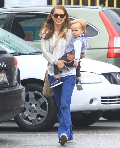Natalie Portman steps out with Aleph amid mass 'Jane Got a Gun' clusterwhoops
