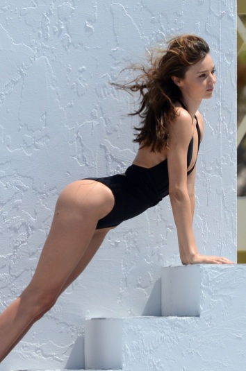 Miranda Kerr Awesome Swimsuit Photoshoot in Miami