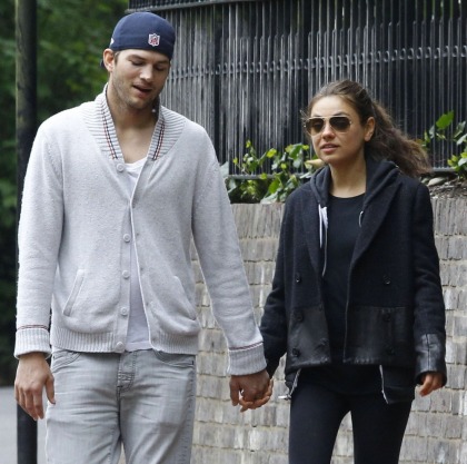 Mila Kunis spends time in London with Ashton Kutcher   & her parents: ruh-roh?