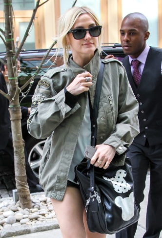 Ashlee Simpson Great Legs Arrive at Manhattan Hotel in New York
