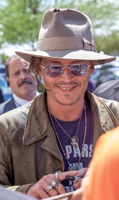 Johnny Depp obsesses over his food's sugar, fat & salt as he chain smokes