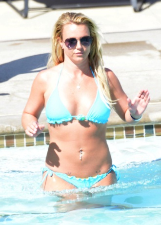 Britney Spears Great Body in Bikini at a Resort in Rancho Palos Verdes