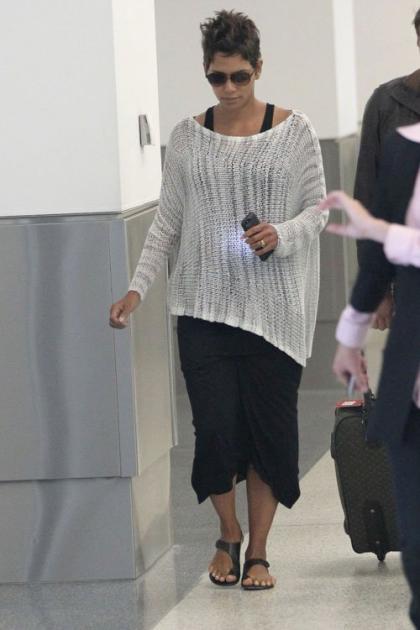 Halle Berry and Olivier Martinez: Cute Couple at LAX