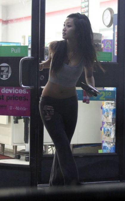 Brenda Song & Trace Cyrus: Back Together at 7 Eleven!